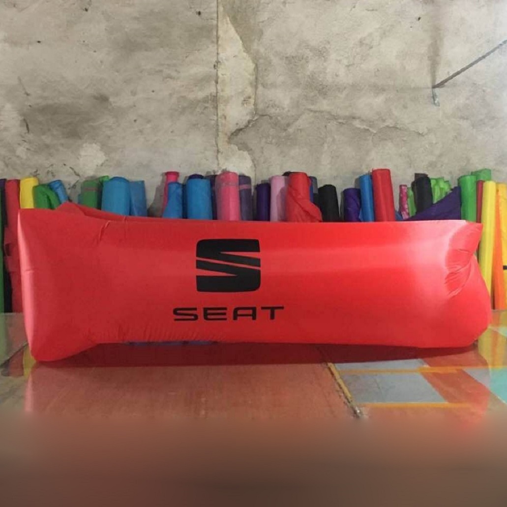 SEAT Air sofa, rød med SEAT logo